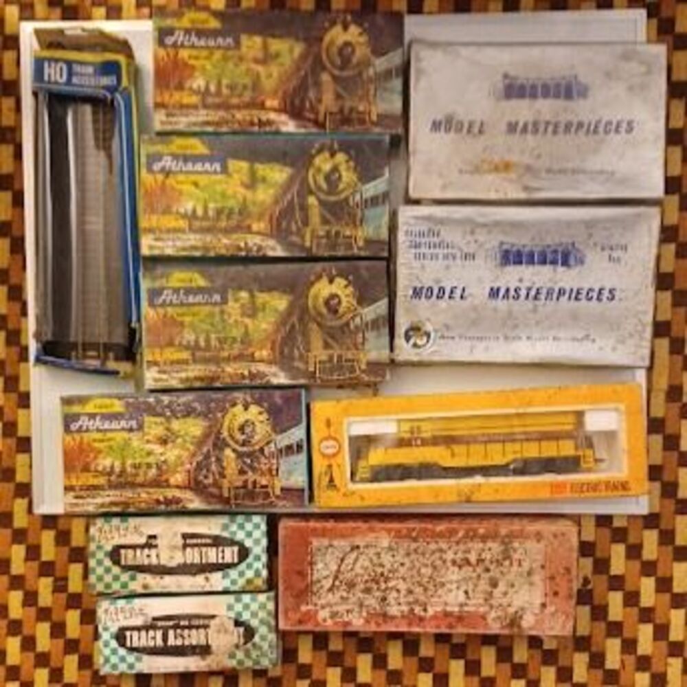 Vintage HO scale model railroad train kits -  Athearn, Model Masterpiece, Atlas